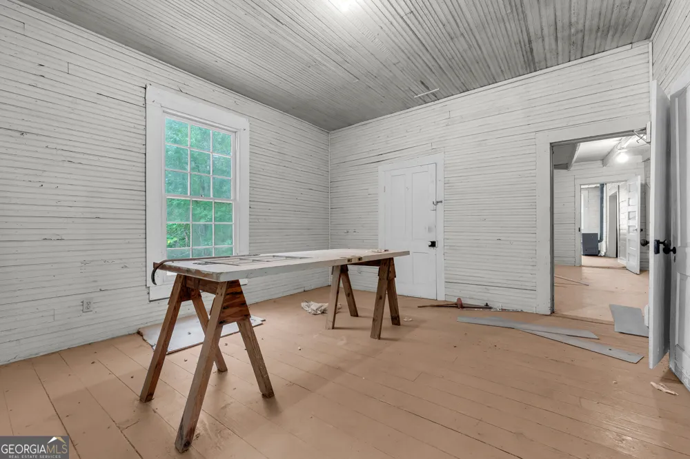 1104 Lexington HWY Elberton, GA 30635