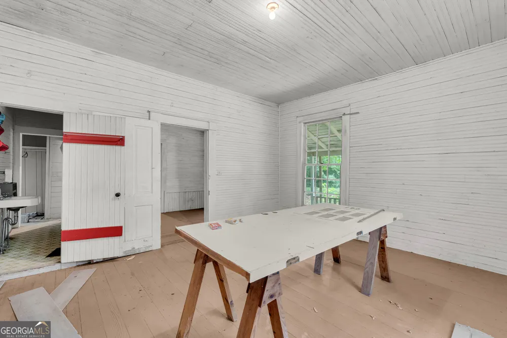 1104 Lexington HWY Elberton, GA 30635