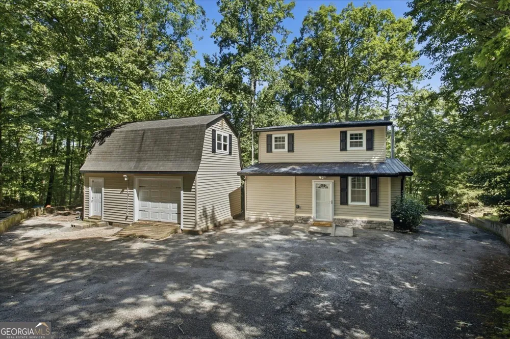 21 River RD Woodland, GA 31836