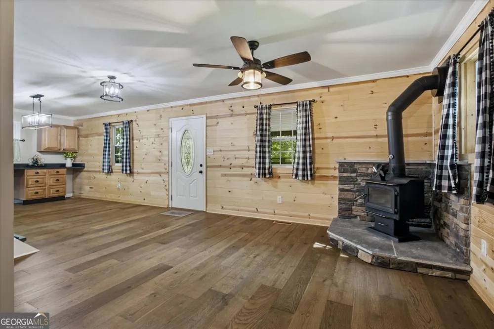 21 River RD Woodland, GA 31836