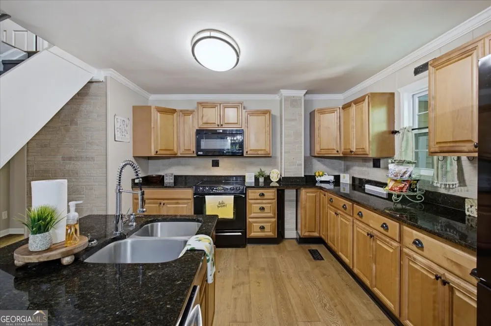 21 River RD Woodland, GA 31836