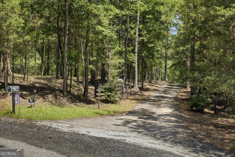 21 River RD Woodland, GA 31836