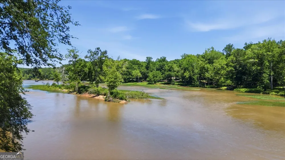 21 River RD Woodland, GA 31836