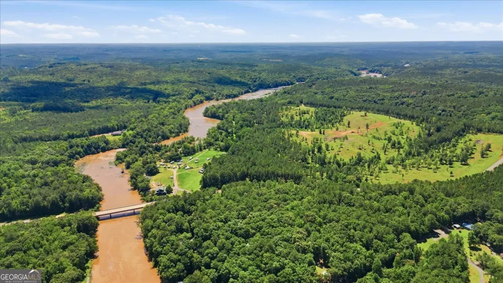 21 River RD Woodland, GA 31836