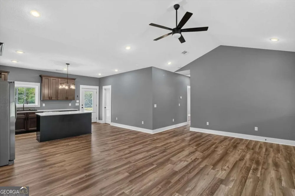 660 Old Manassas Foy RD Register, GA 30452