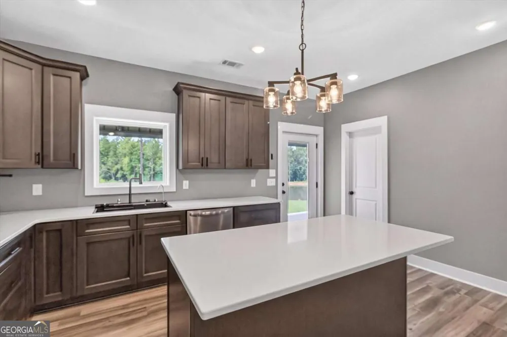 660 Old Manassas Foy RD Register, GA 30452