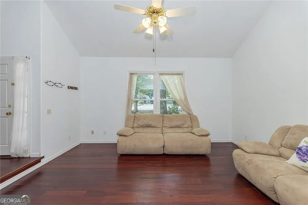 3165 Park Chase Alpharetta, GA 30022