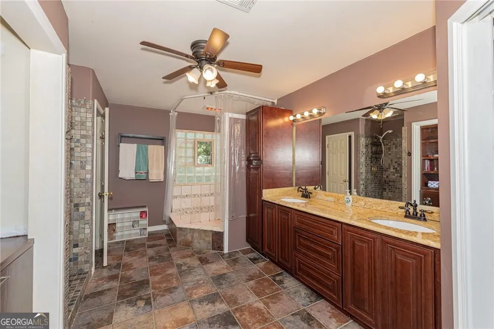 3165 Park Chase Alpharetta, GA 30022