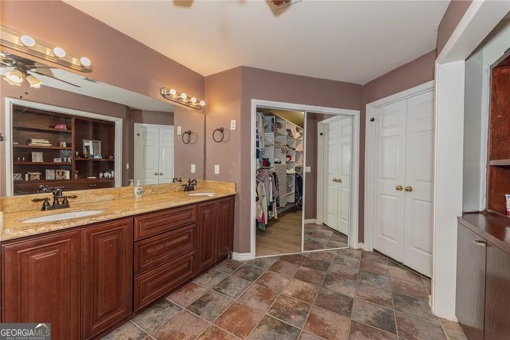 3165 Park Chase Alpharetta, GA 30022