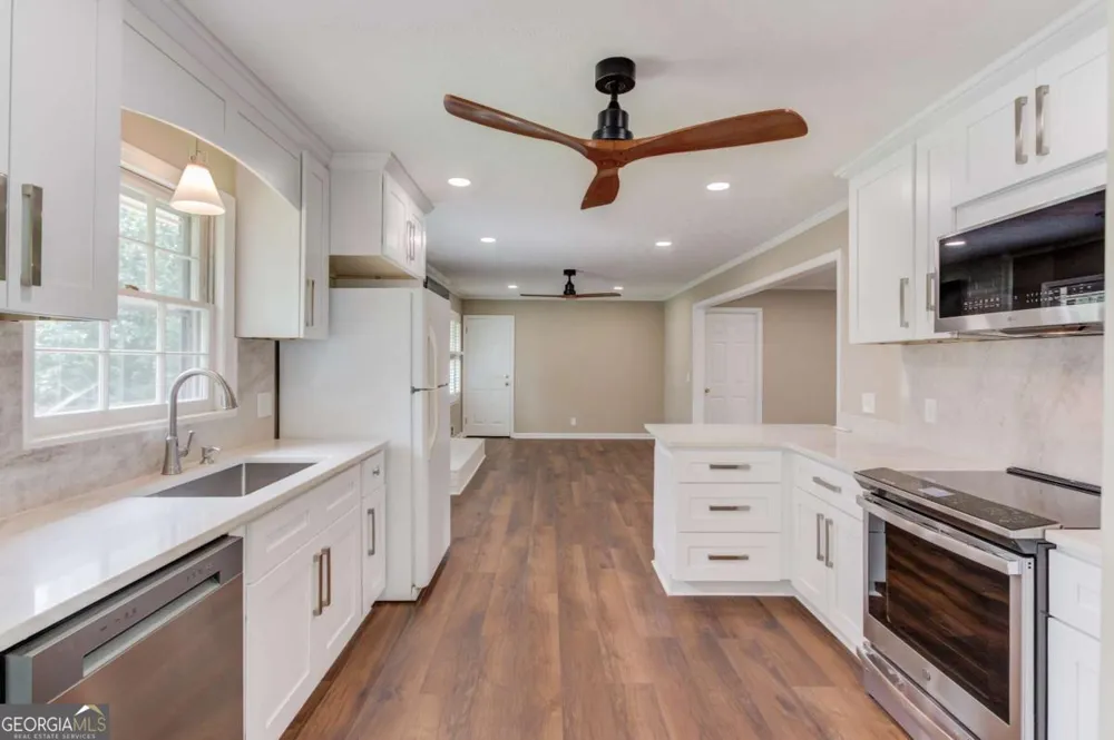 4461 S Roberts DR Sugar Hill, GA 30518