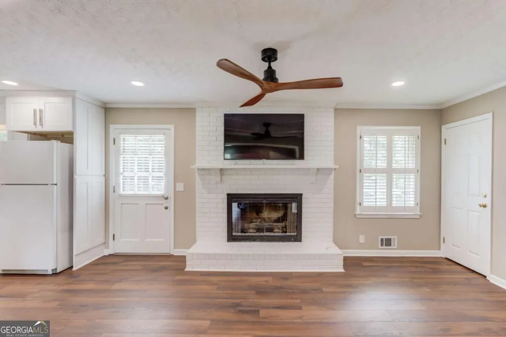 4461 S Roberts DR Sugar Hill, GA 30518