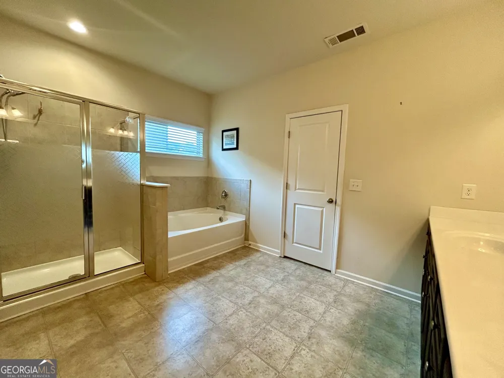 4355 Luke WAY Ellenwood, GA 30294