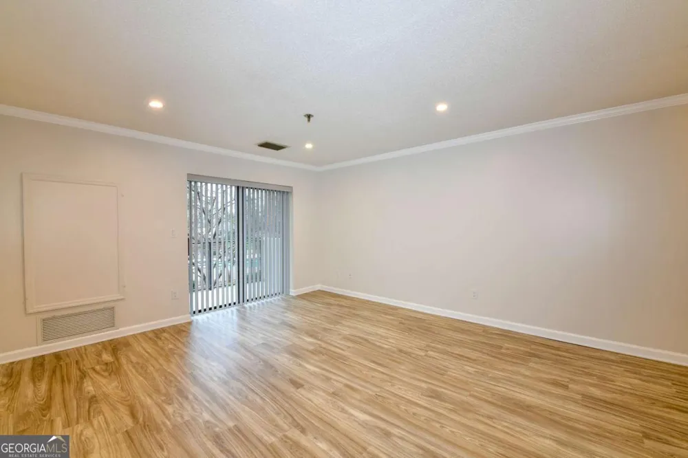 300 Johnson Ferry RD Sandy Springs, GA 30328