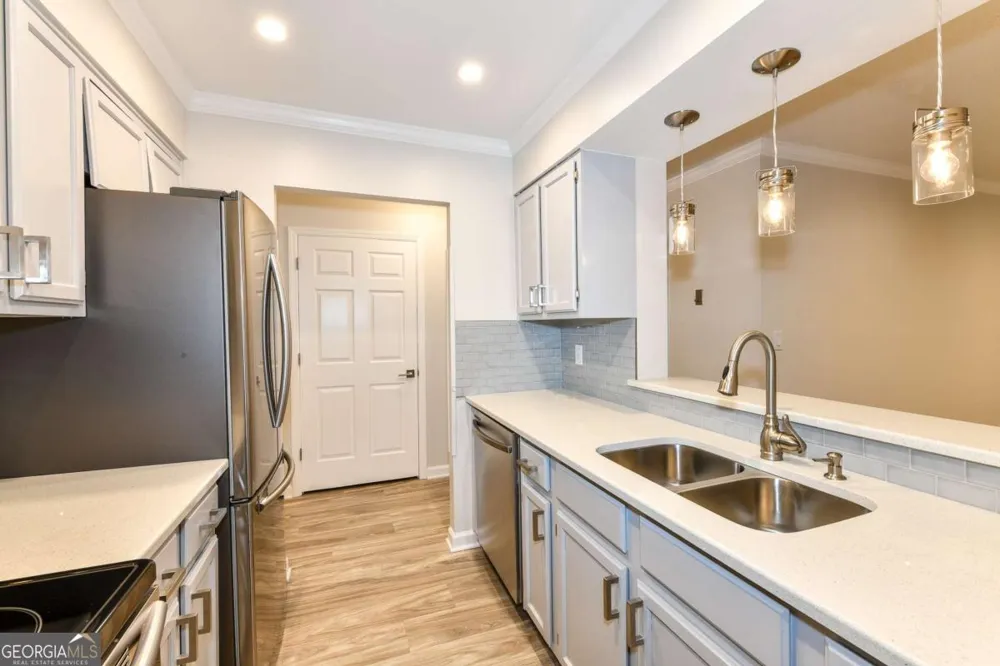 300 Johnson Ferry RD Sandy Springs, GA 30328
