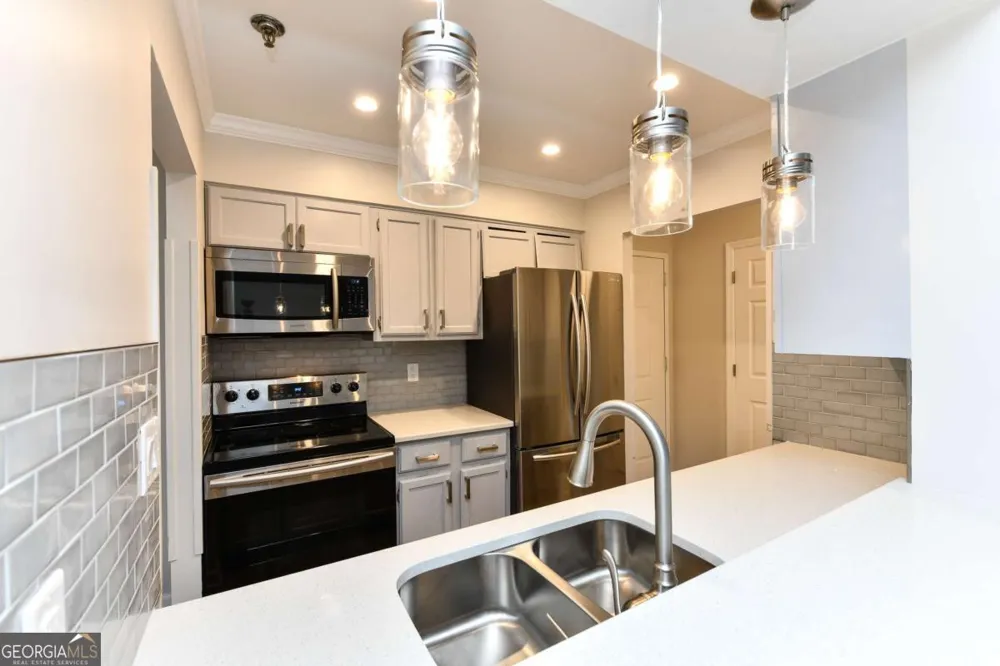 300 Johnson Ferry RD Sandy Springs, GA 30328