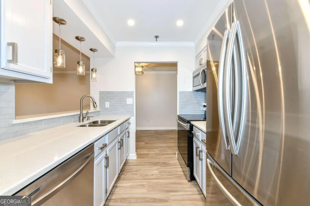 300 Johnson Ferry RD Sandy Springs, GA 30328