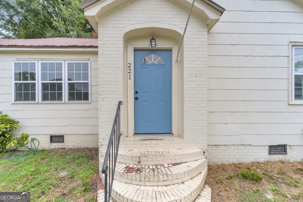 221 Edwards ST Elberton, GA 30635