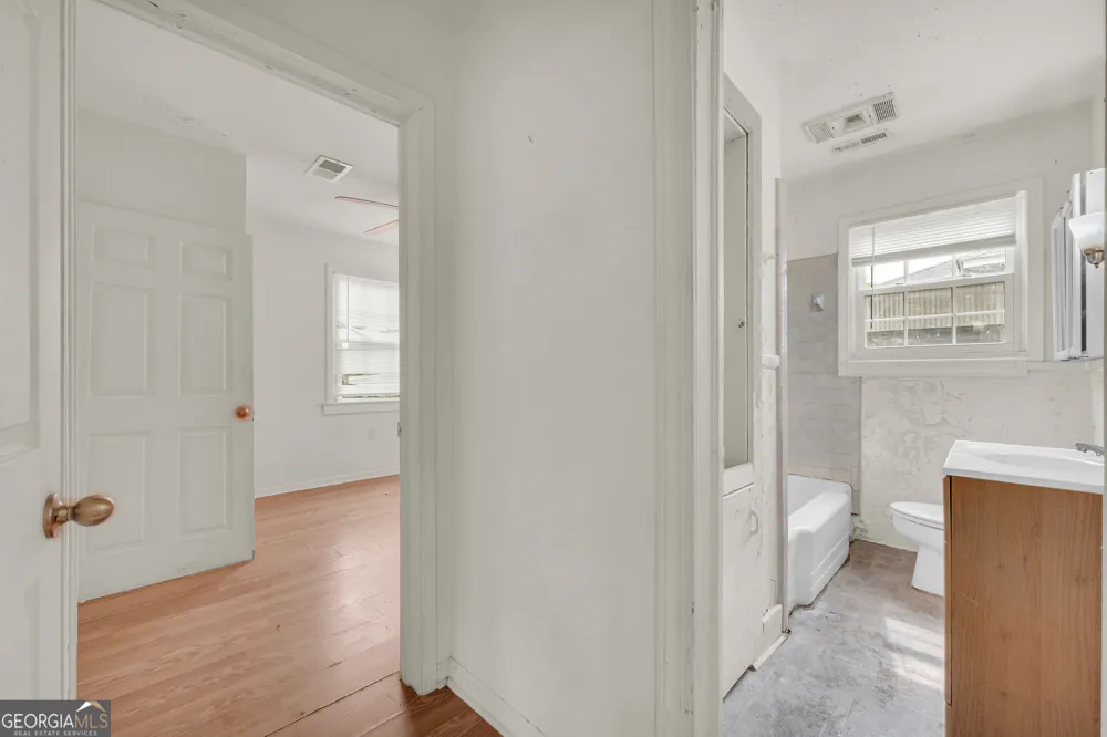 221 Edwards ST Elberton, GA 30635