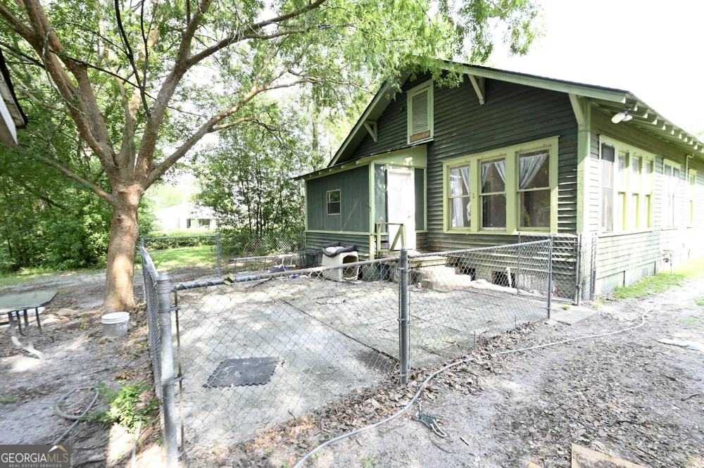 1303 Carswell AVE Waycross, GA 31503