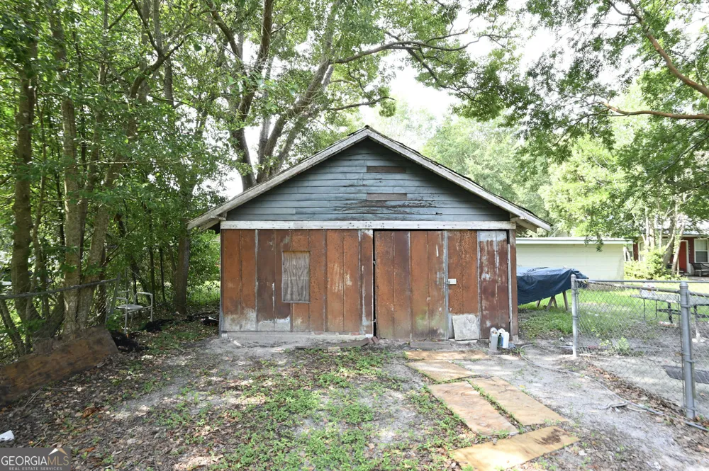 1303 Carswell AVE Waycross, GA 31503