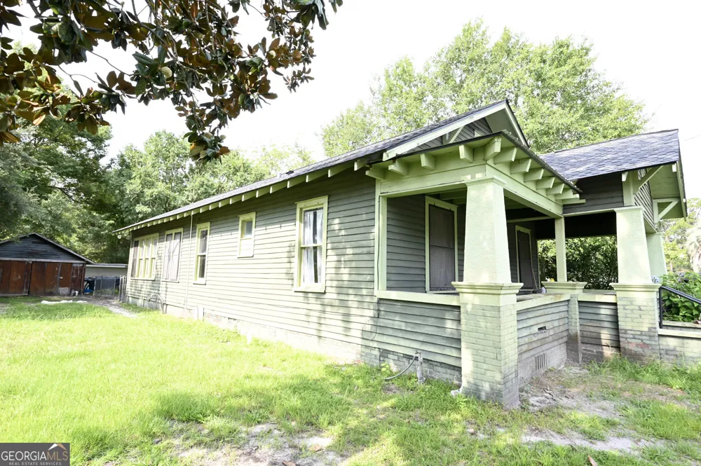 1303 Carswell AVE Waycross, GA 31503
