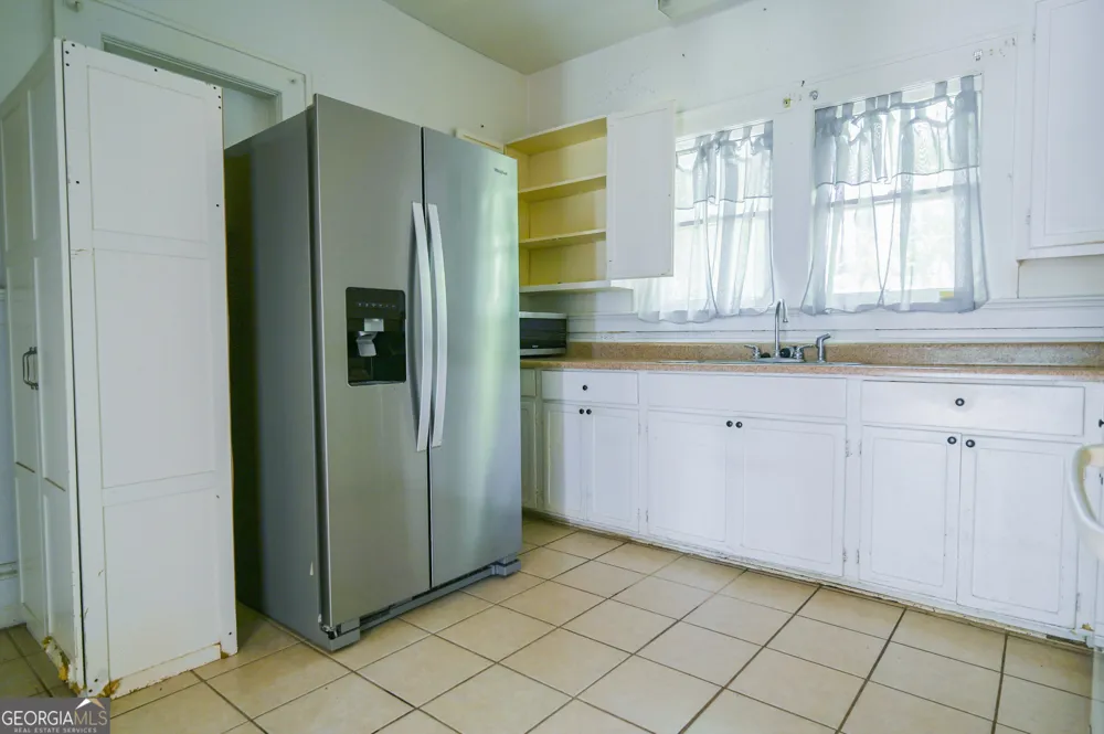 1303 Carswell AVE Waycross, GA 31503