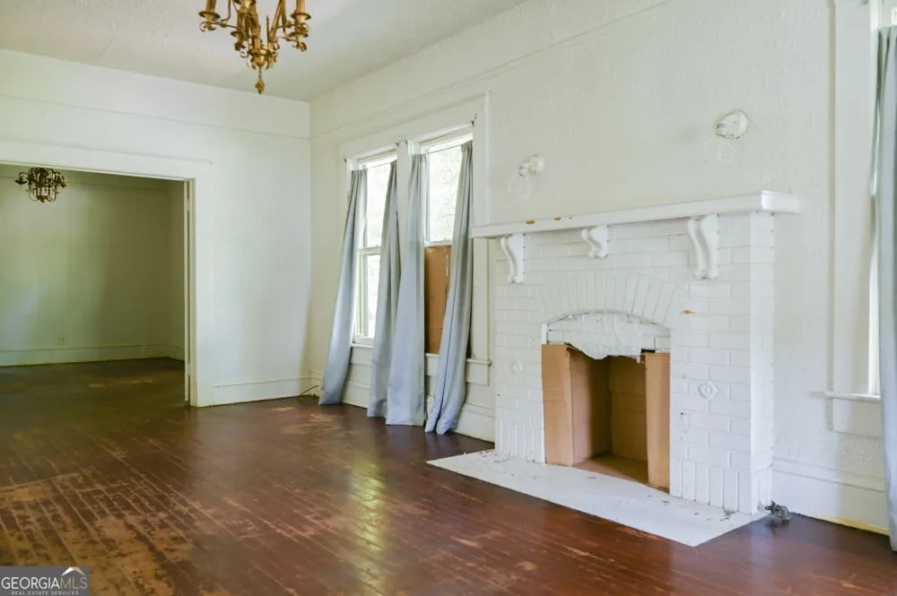 1303 Carswell AVE Waycross, GA 31503