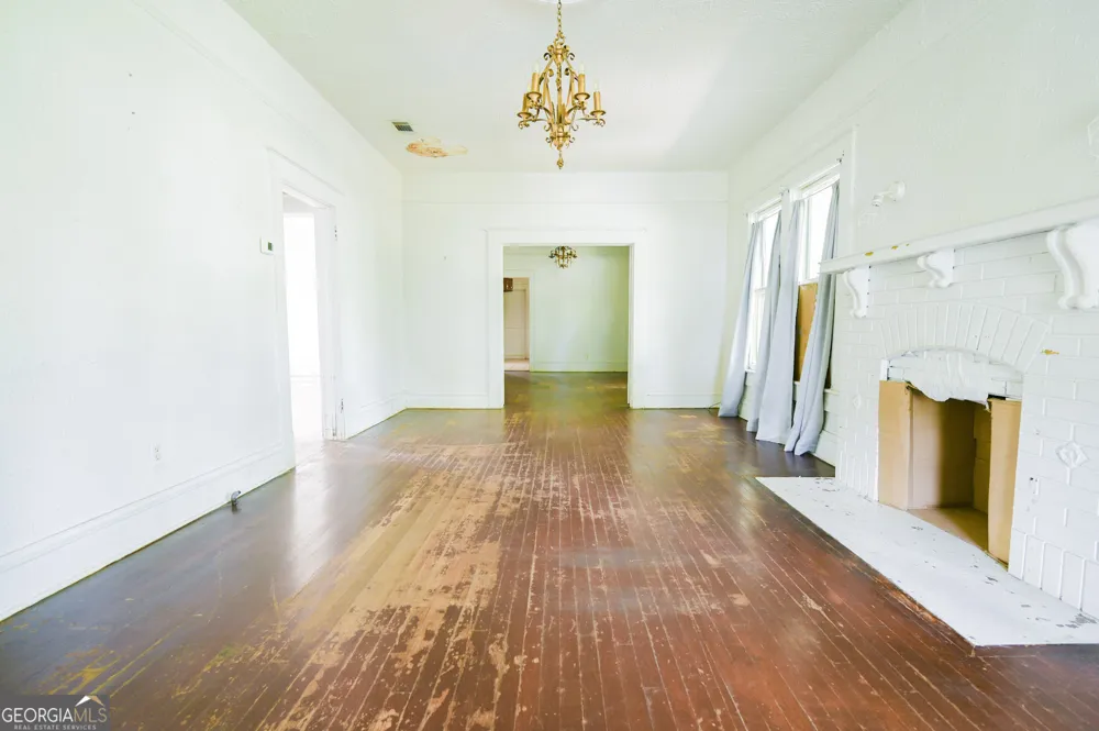 1303 Carswell AVE Waycross, GA 31503