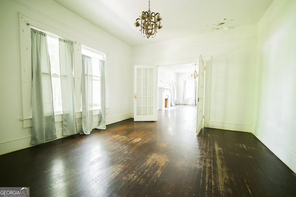 1303 Carswell AVE Waycross, GA 31503