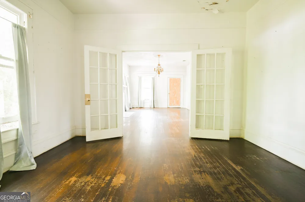 1303 Carswell AVE Waycross, GA 31503