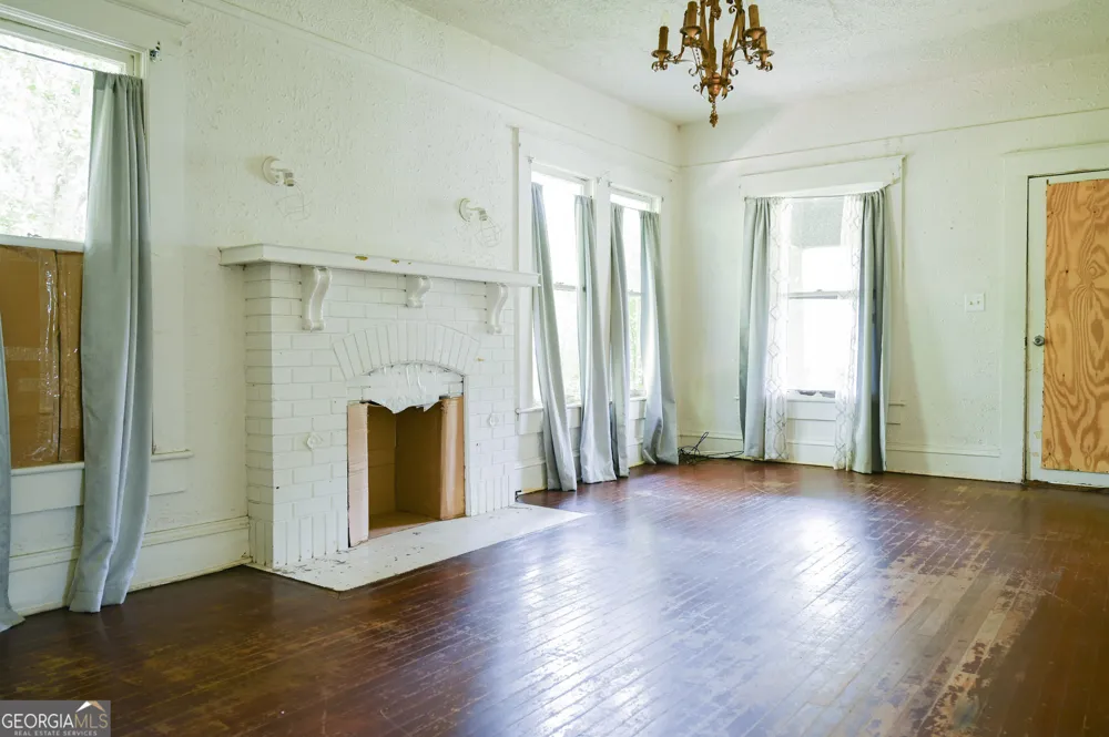1303 Carswell AVE Waycross, GA 31503