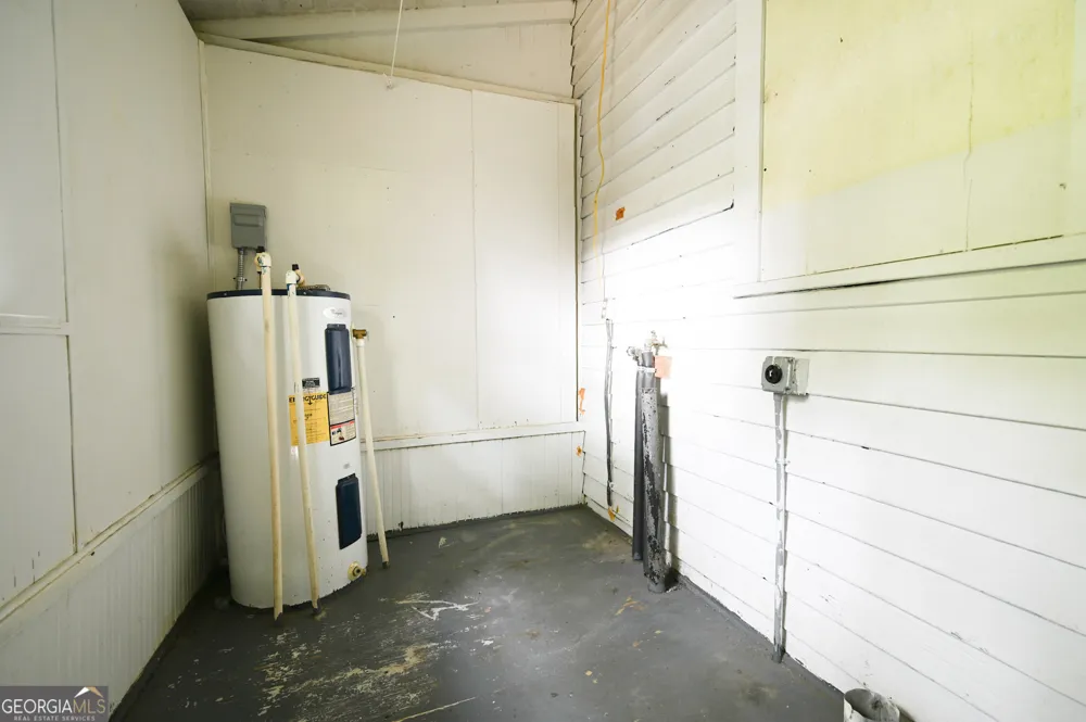 1303 Carswell AVE Waycross, GA 31503