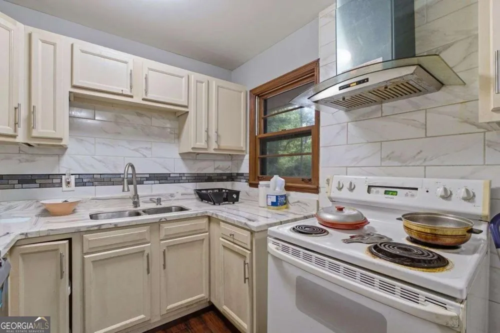 4642 Bartlett RD Forest Park, GA 30297