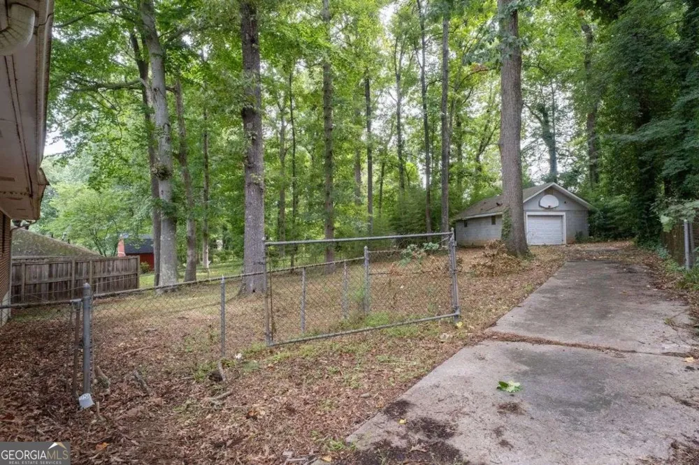 4642 Bartlett RD Forest Park, GA 30297