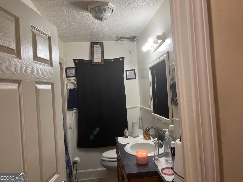 91 W Lipham ST Tallapoosa, GA 30176