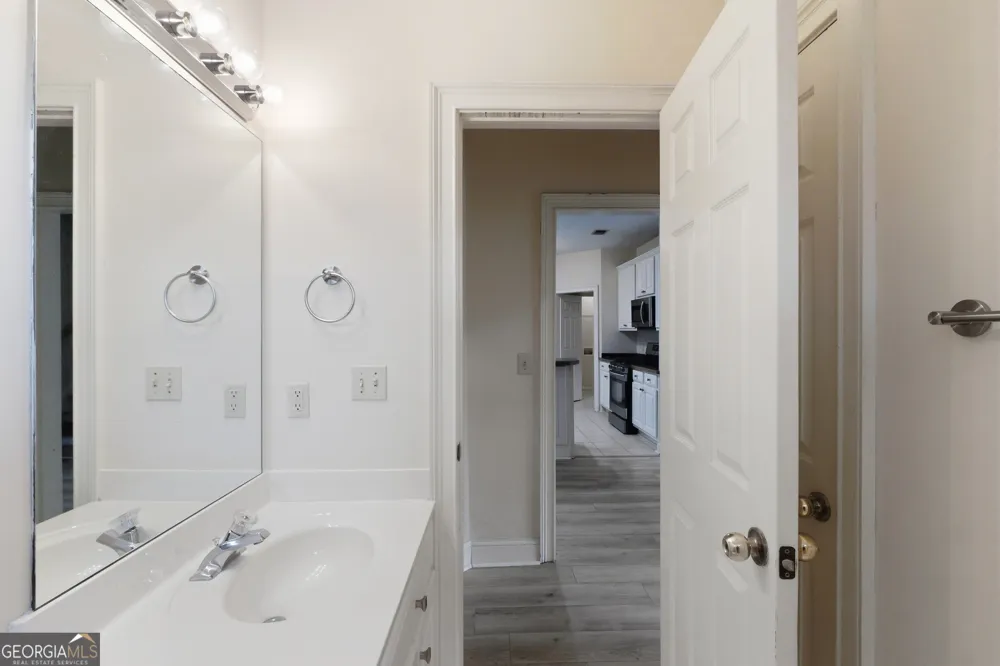 100 Clay CT Tyrone, GA 30290
