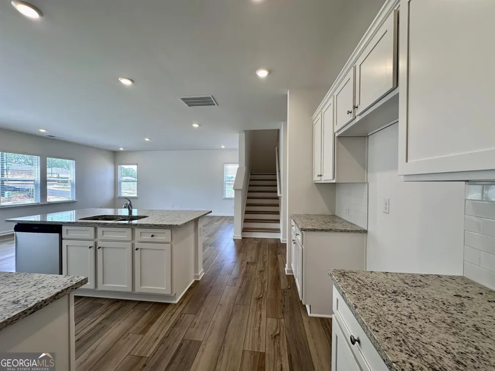 113 Sunny Side WAY Acworth, GA 30102