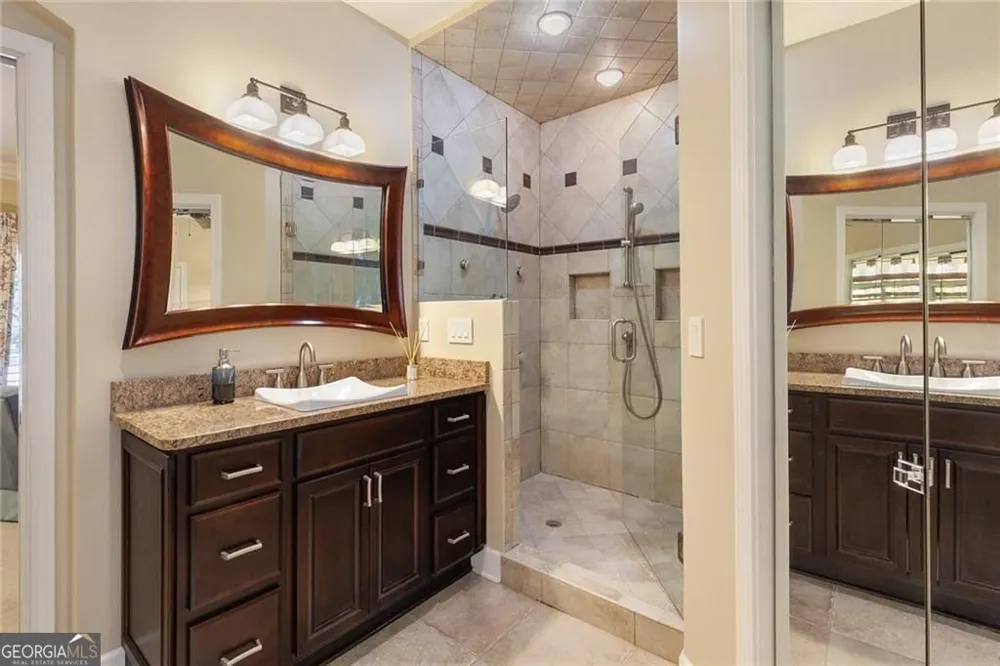 5825 Plantation DR Roswell, GA 30075