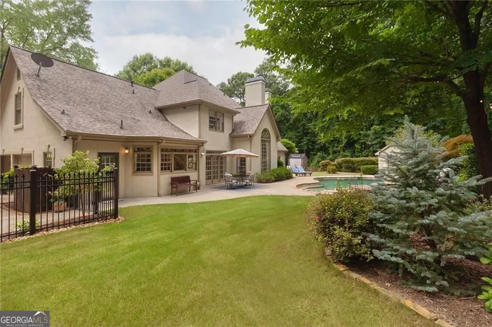 5825 Plantation DR Roswell, GA 30075