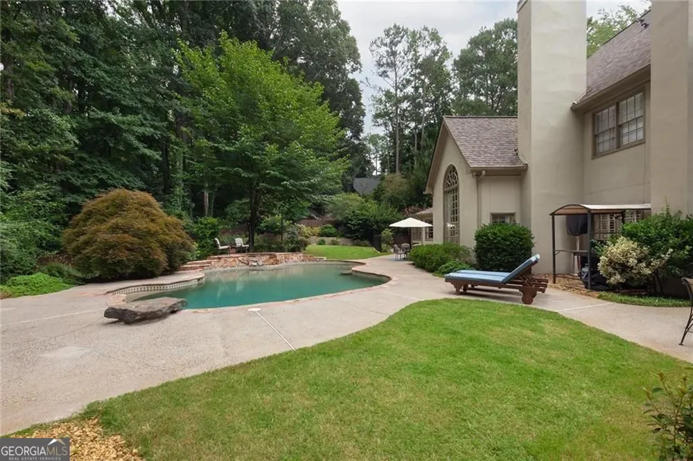 5825 Plantation DR Roswell, GA 30075