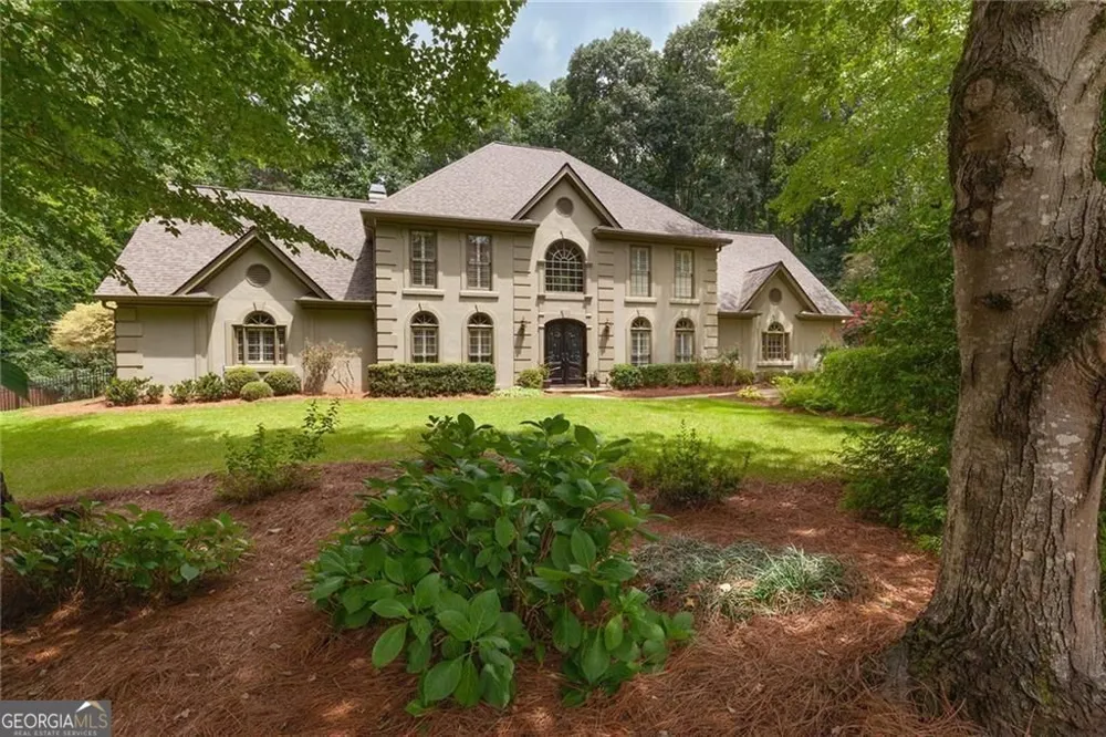 5825 Plantation DR Roswell, GA 30075