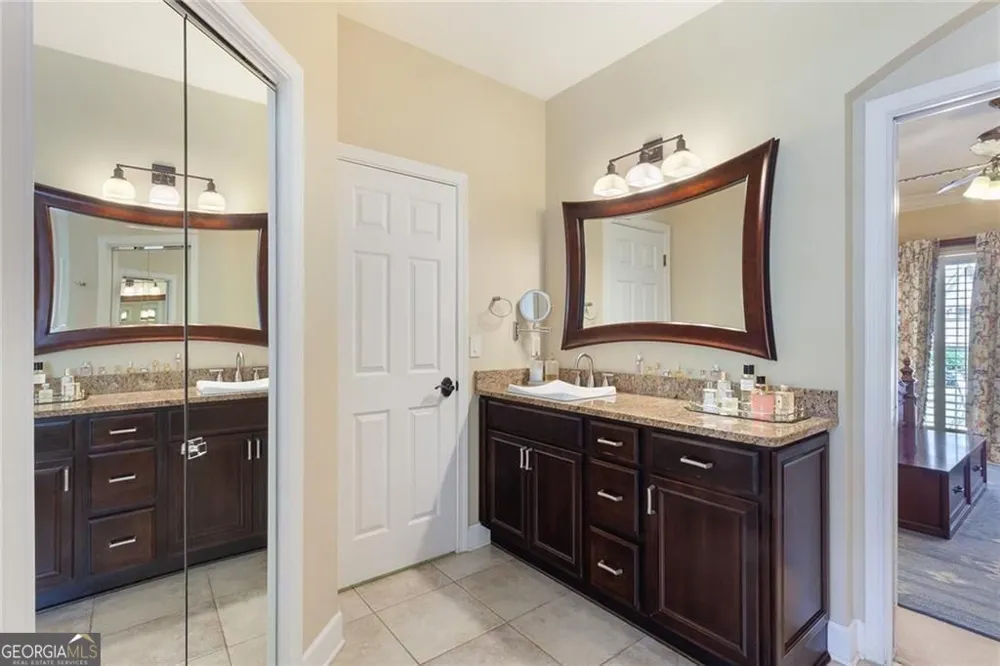 5825 Plantation DR Roswell, GA 30075