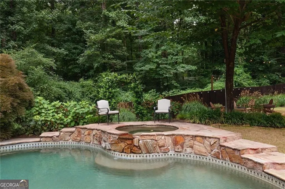 5825 Plantation DR Roswell, GA 30075