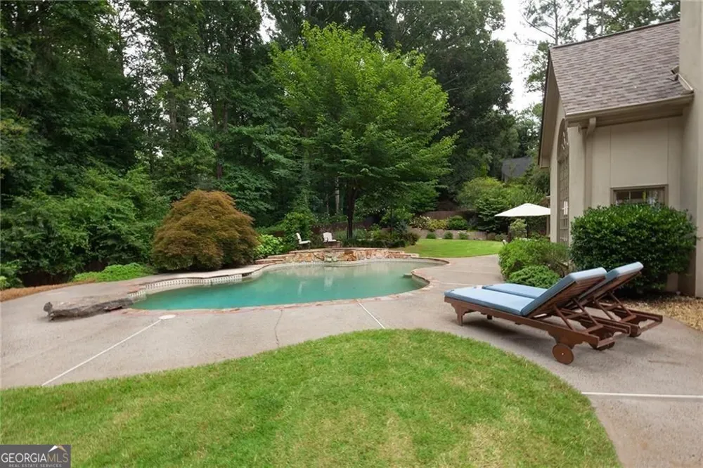 5825 Plantation DR Roswell, GA 30075