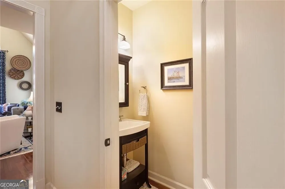 5825 Plantation DR Roswell, GA 30075
