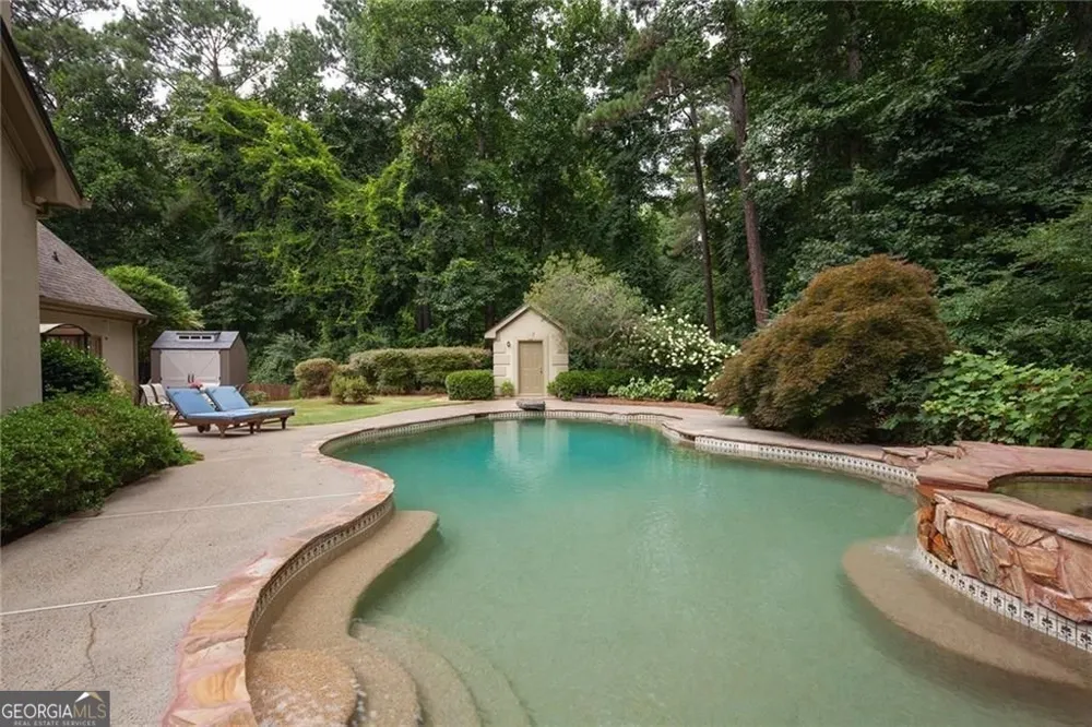 5825 Plantation DR Roswell, GA 30075