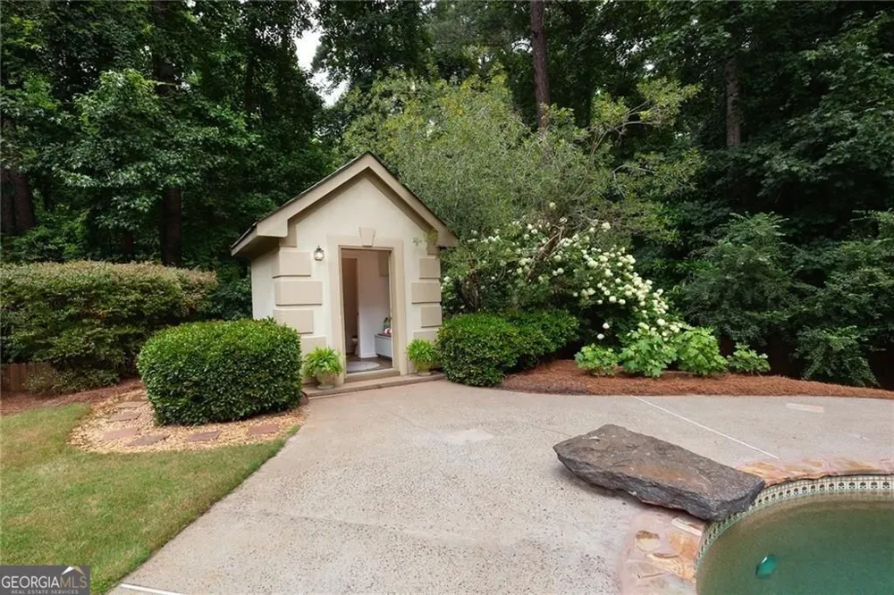 5825 Plantation DR Roswell, GA 30075