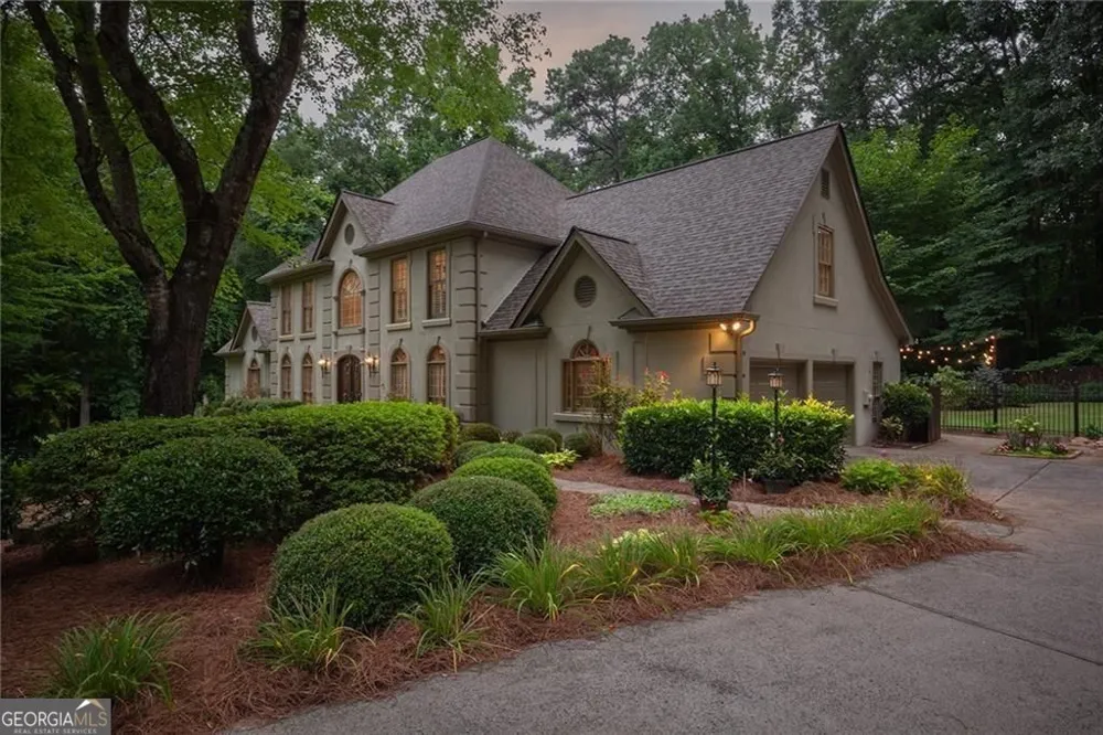 5825 Plantation DR Roswell, GA 30075