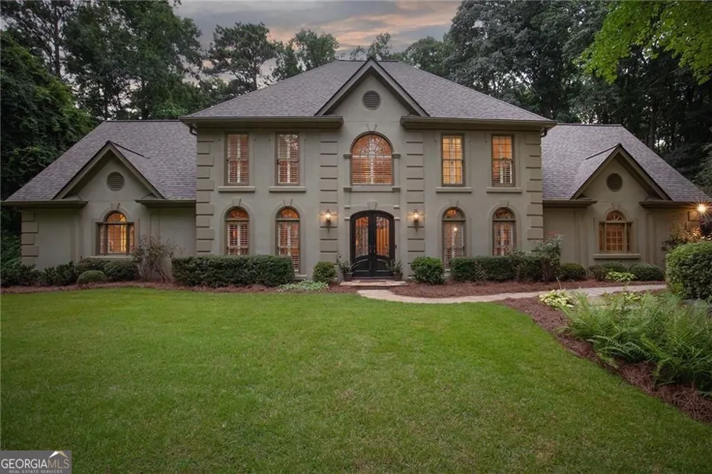 5825 Plantation DR Roswell, GA 30075