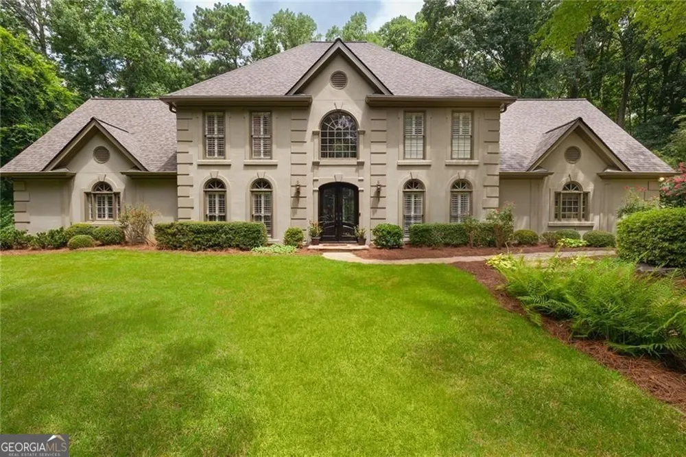 5825 Plantation DR Roswell, GA 30075
